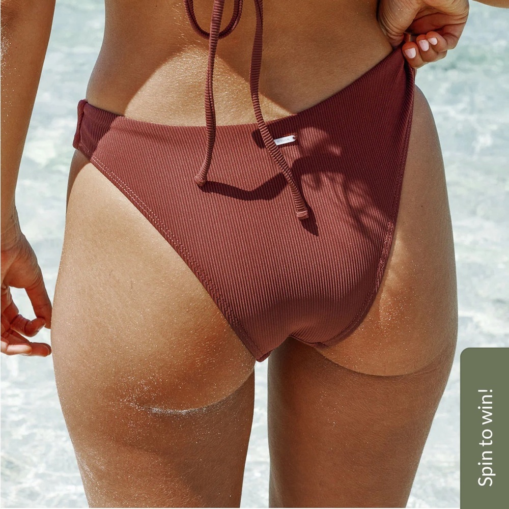 Berlook Twist backless Bikini Set, NWT - Picture 4 of 10